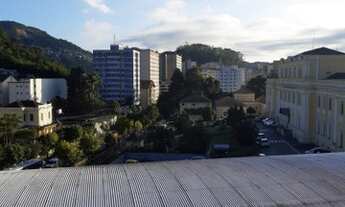 Imagem 6: Ótimo imóvel no Centro de Petrópolis com 3 quartos e dependência completa ( Próximo a Univ