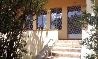 Imagem 3: Vende-se casa no Alto da Lapa. Precisa de modernização, mas a estrutura da casa é excelent