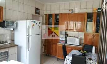 Imagem: Ampla casa térrea à venda, por R$ 885.000