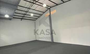 Imagem 5: Pavilhão reformado com 300m² de área total e 220m² de área privativa, 01 banheiro e vaga p