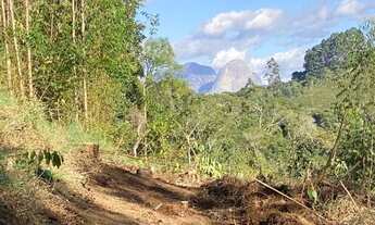 Imagem 2: 2 hectares com vista para a Pedra Azul