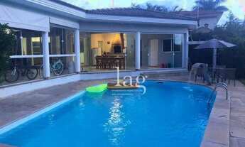 Imagem: Ampla casa em condomínio fechado