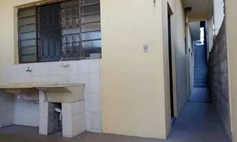 Imagem 2: ALUGA-SE CASA COM 3 CÔMODOS E LAVANDEIRA