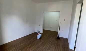 Imagem 3: VENDO CASA AO LADO DO CENTRO FASHION