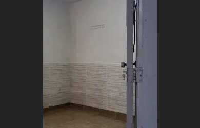 Imagem 4: Kitinete rua Hermengarda, condomínio baratão