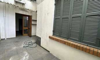 Imagem 7: Térreo com páteo! No bairro Bom Fim! Conheça hoje