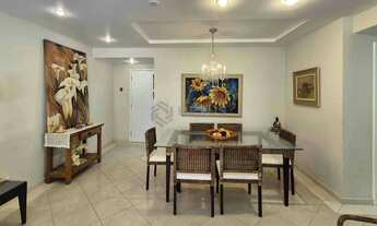 Imagem 2: Apartamento com varanda e lazer na Praia das Pitangueiras, Guaruja