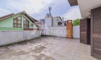 Imagem 6: Casa residencial com 3 dormitórios e 4 vagas no bairro Jardim Itu Sabará em Porto Alegre c