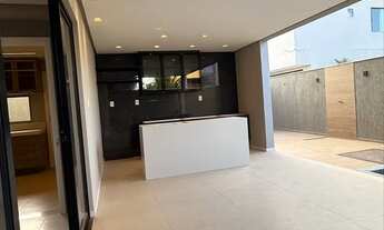 Imagem 2: Casa de Alto Padrão à Venda - Feira de Santana