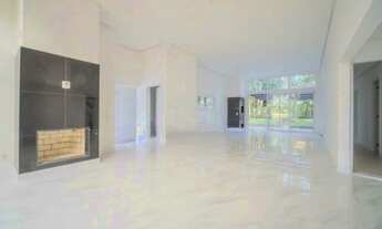 Imagem 2: Casa fantástica ao lado do Lago Negro em Gramado