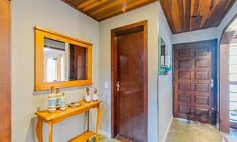 Imagem 2: Casa com 234m², 3 dormitórios, 3 vagas no bairro Partenon