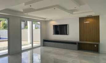 Imagem 2: CASA EM BC... com 5 suítes, 6 bwc, 3 vagas, nova, em cond. fechado com lazer completo, ve