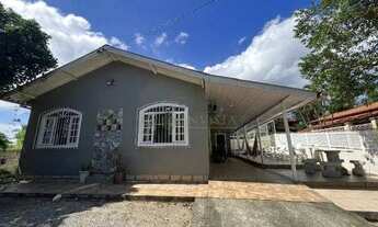 Imagem 3: Casa com 4 quartos para Alugar em Florianópolis! Piscina Privativa, Churrasqueira e 9 vaga