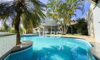 Imagem 3: Sobrado, com 6 suítes, 9 vagas de garagem - 1.000 m² de terreno com 515 m² de construção