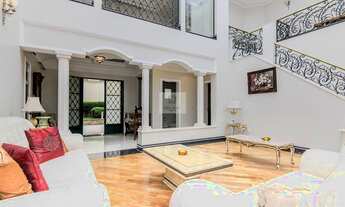 Imagem 2: Casa Apaixonante em Rua Tranquila e Segura