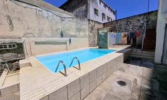 Imagem 3: Casa duplex com piscina em Candeias com 350m2 de área total