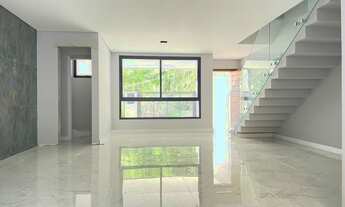 Imagem 2: Sobrado luxo Bairro América,159m2,1suítec/closet+2demi,2vagas individuais,terreno Fundos