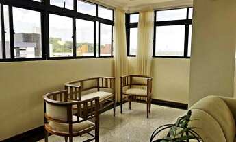 Imagem 4: Apartamento com 245 m² e 4 suítes + escritório no bairro de Tirol