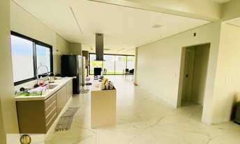 Imagem: Lindo sobrado no condomínio Florais do