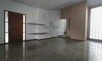 Imagem 3: Casa de condomínio para aluguel possui 180 metros quadrados com 3 quartos