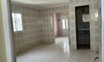 Imagem: Aluga-se casa reformada e espaçosa