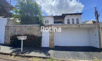 Imagem: Casa para alugar, 3 quartos, 1 suíte, 4