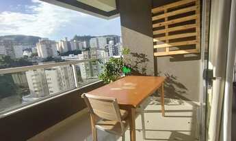 Imagem 7: Sala ampla para 3 ambientes com piso em porcelanato