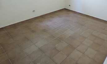 Imagem 7: Casa para aluguel e venda possui 250 metros quadrados com 3 quartos