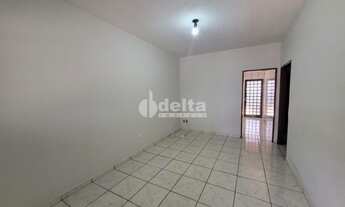 Imagem 2: Casa para aluguel, 3 quartos, 1 suíte, 2 vagas, Santa Luzia - Uberlândia/MG