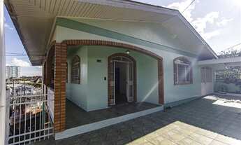 Imagem: Ampla casa de dois pisos