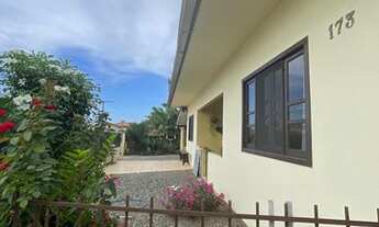 Imagem 3: Excelente casa 120m2 mais edicula 45m2 a 1500 metros da praia do Tabuleiro em Barra Velha!