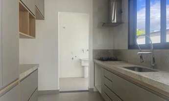 Imagem 4: Green Park - Casa Térrea Exclusiva com Cozinha Recheada de Armários e Planta Base Diferenc