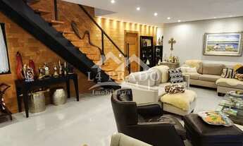 Imagem 3: Linda Casa à Venda em condomínio no bairro Retiro, Petrópolis-RJ, com 3 suítes