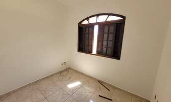 Imagem 5: Sobrado com 3 quartos, cozinha com armários, quintal com churrasqueira, Jardim das Industr