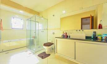 Imagem 6: Apolar Imóveis vende lindo Triplex, localizado bairro no Sitio Cercado