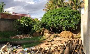 Imagem 5: Lotes de 200m na AV principal (condomínio fechado