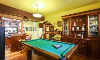 Imagem 7: Casa com 4 dormitórios, sendo 1 suíte, com 2 vagas cobertas, no bairro Nonoai, Porto Alegr