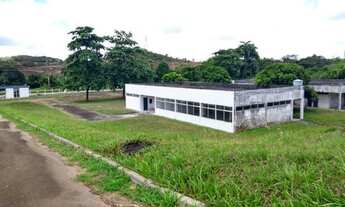 Imagem: Fabrica complexo industrial, na margem da