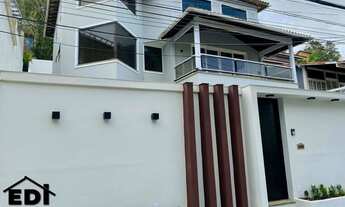 Imagem 3: Casa para venda possui 365 metros quadrados com 3 quartos em Camboinhas - Niterói - RJ