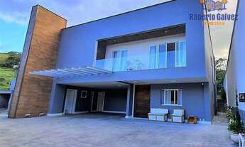 Imagem: Casa com ótimo acabamento com 4 dormitórios