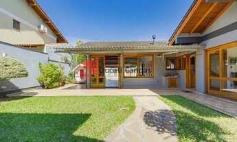 Imagem 4: Casa térrea com amplo pátio