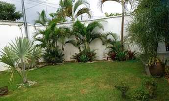 Imagem 7: Casa espaçosa confortável com jardim