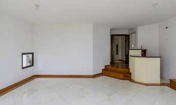 Imagem 3: Imóvel em Moema, 172m2 com 3 suítes, um escritório, sala para 2 ambientes, lareira e 3 vag