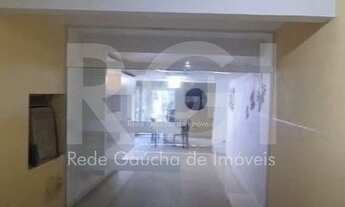 Imagem 3: Casa com dois andares no bairro São João em Porto Alegre/RS, possuindo ambientes bem dispo