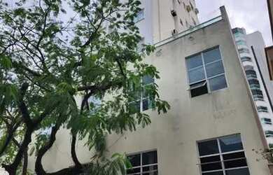 Imagem 2: Apartamento 2 dormitórios, centro de Balneário Camboriú, com garagem e churrasqueira