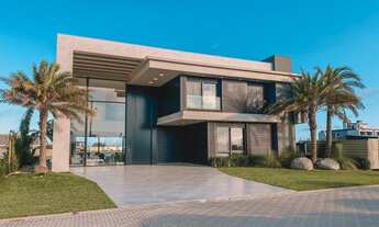 Imagem: Casa de condomínio para venda tem 579 metros