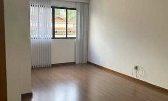 Imagem 3: Apartamento 02 quartos (01 com armário e 01 com closet), sala, banheiro social, cozinha, á