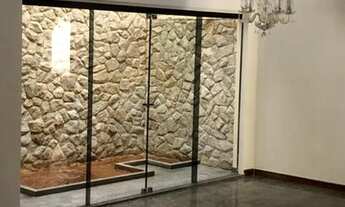 Imagem 3: Casa para Locação em Uberlândia, Santa Mônica, 3 dormitórios, 1 suíte, 3 banheiros, 4 vaga