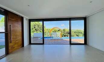 Imagem 3: Casa localizada em condomínio vila com apenas 3 casas de alto padrão, próximo ao Centro de