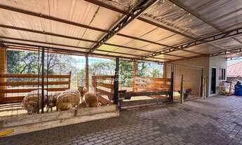 Imagem 7: Chácara com 10.000 m2 com ótima estrutura Casa principal mobiliada